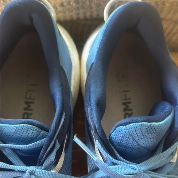 Blue saucony triumph women’s Running Shoes - Picture 4 of 10